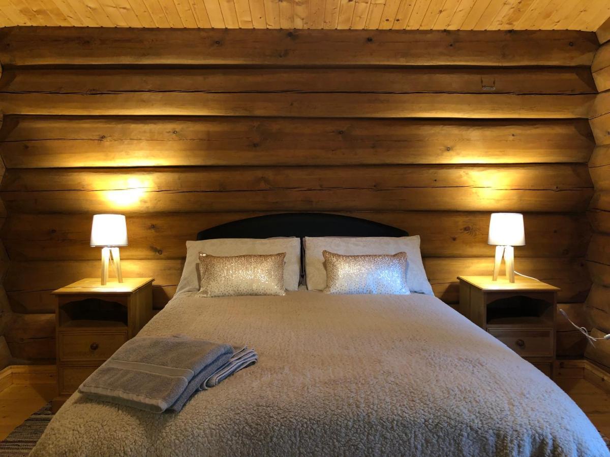 Log Home Village 울버스톤 외부 사진