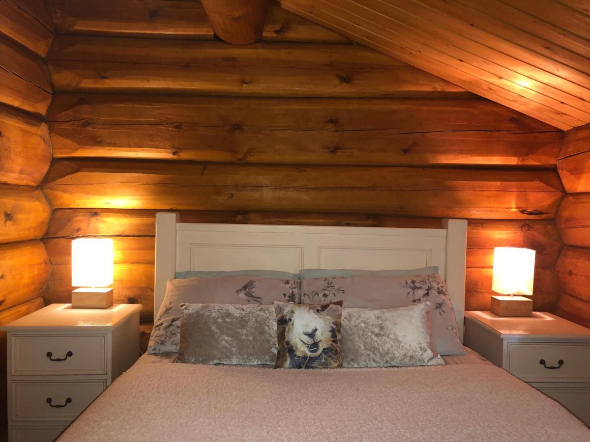 Log Home Village 울버스톤 외부 사진