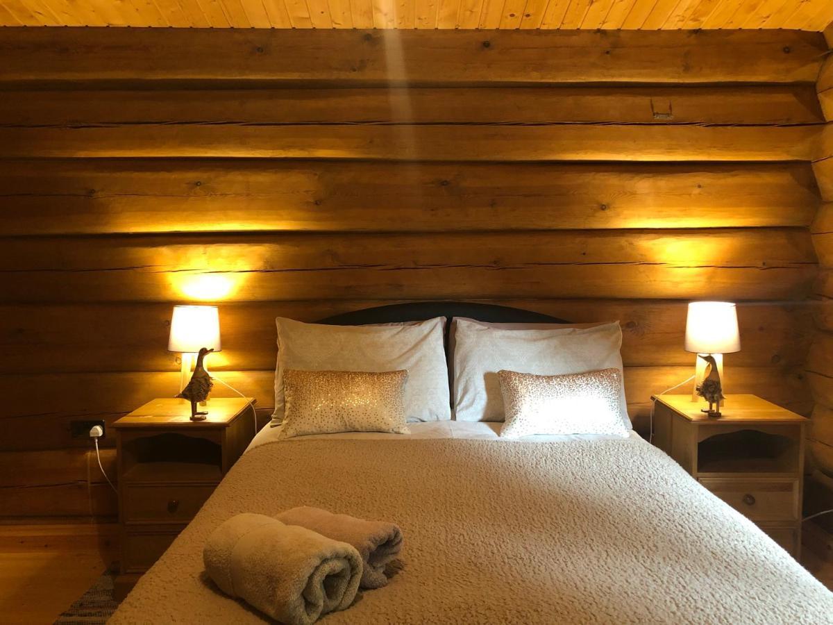 Log Home Village 울버스톤 외부 사진