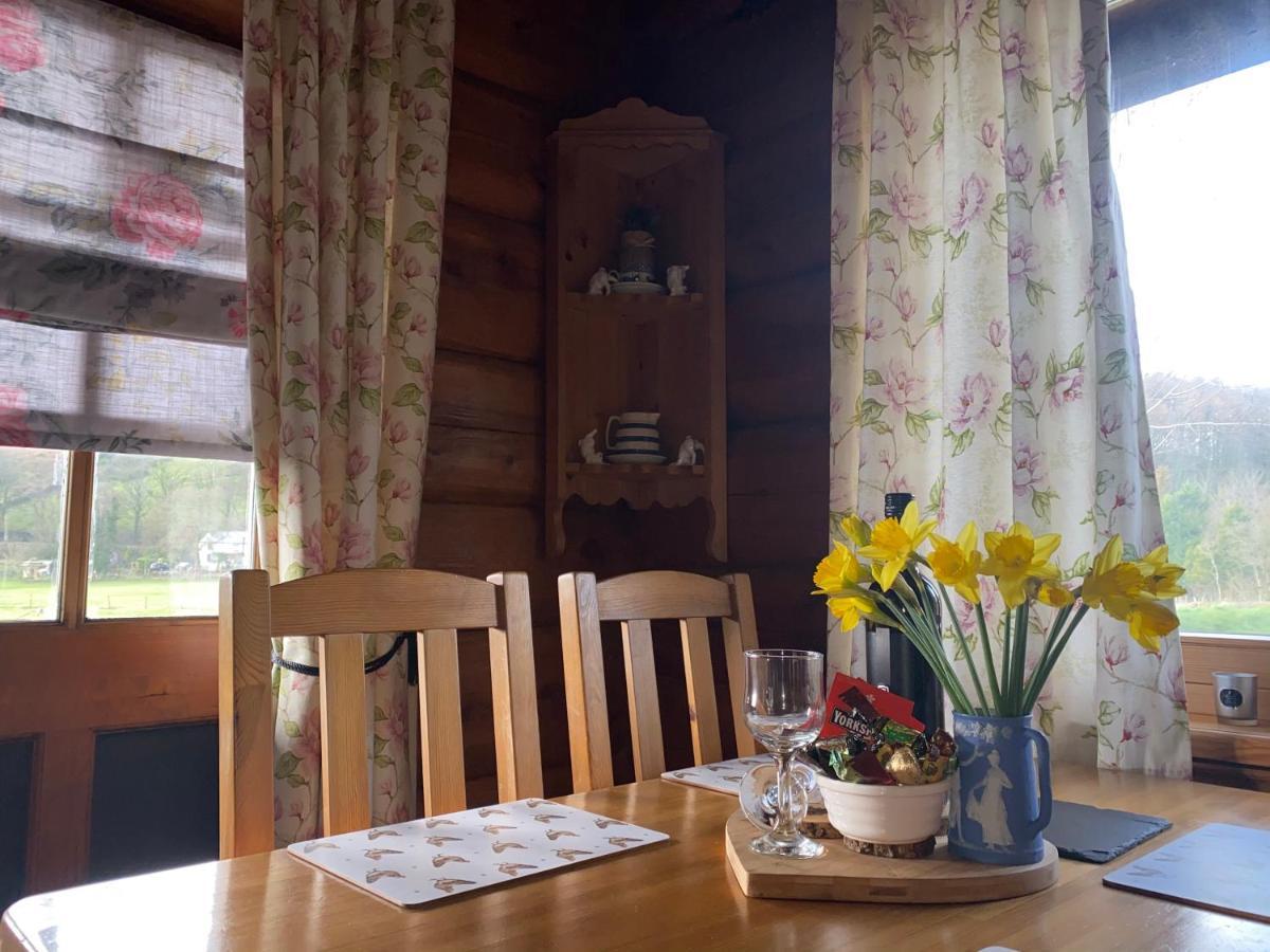 Log Home Village 울버스톤 외부 사진