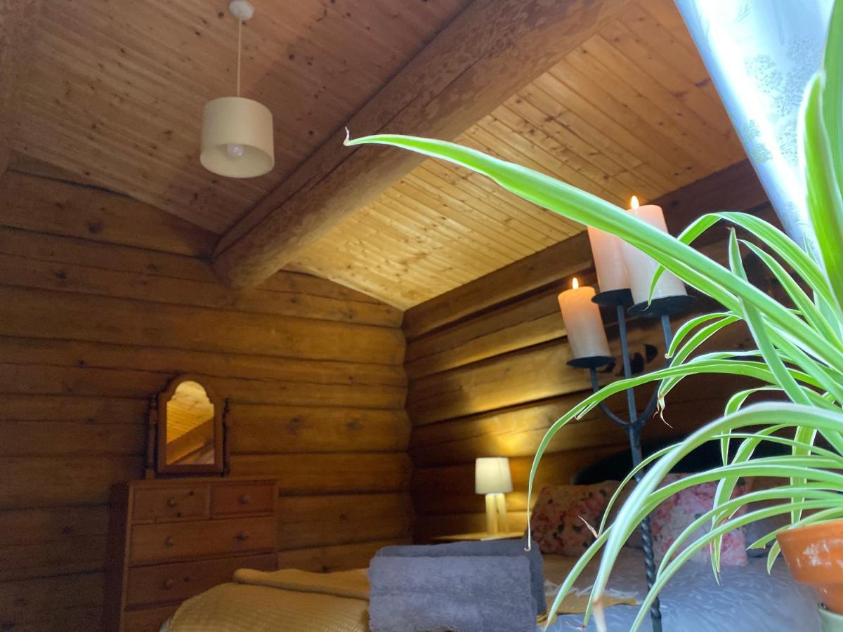 Log Home Village 울버스톤 외부 사진