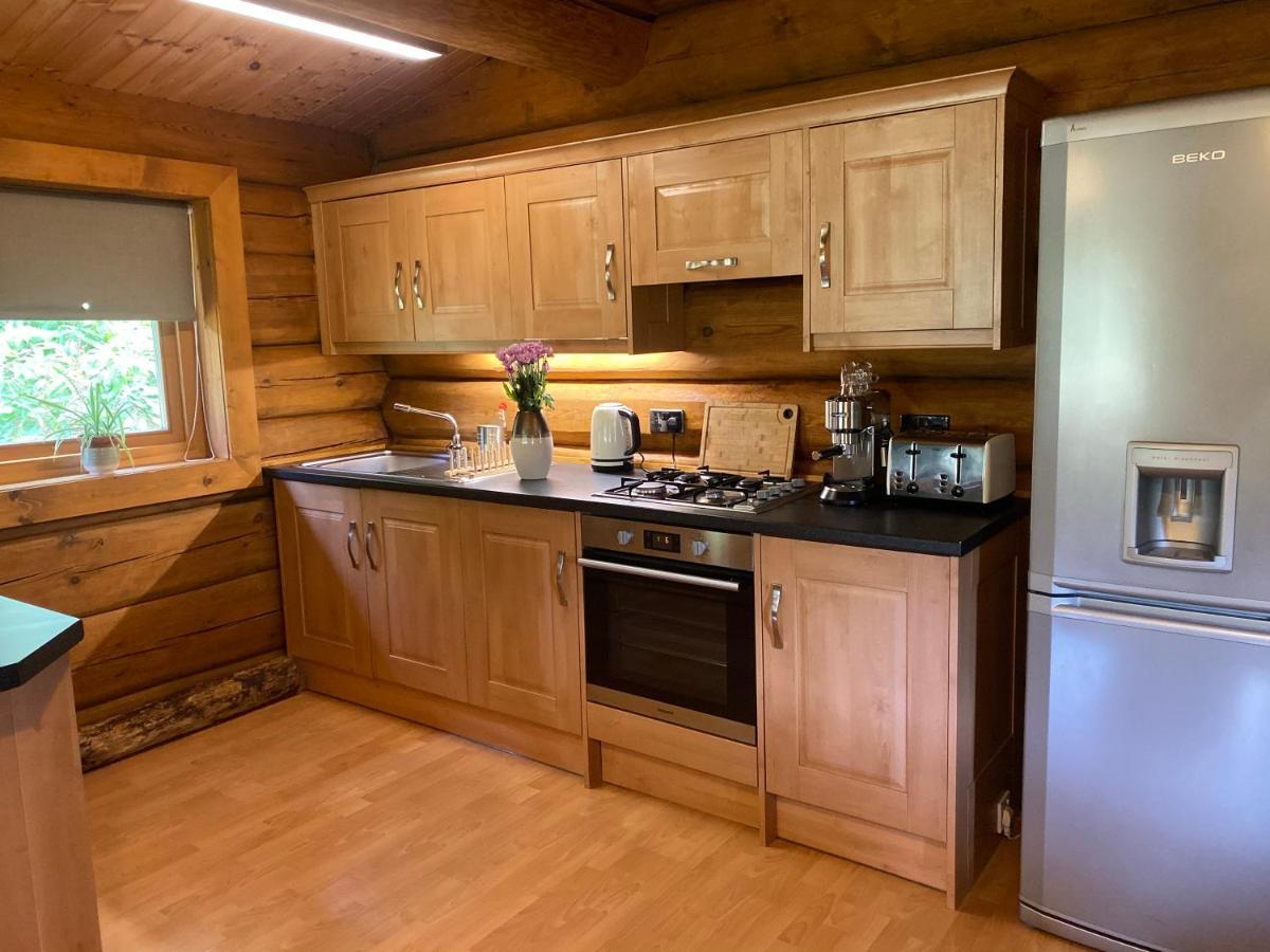 Log Home Village 울버스톤 외부 사진