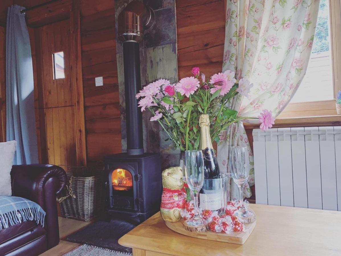 Log Home Village 울버스톤 외부 사진